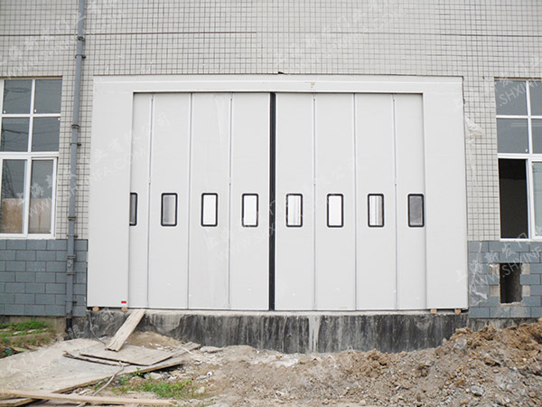 Industrial folding door